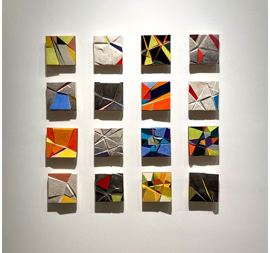 Jud Bergeron - "Joy in the Time of Apocalypse" 2020 - cast ceramics hand glazed - 19 x 19 cm, 7,5 x 7,5 in