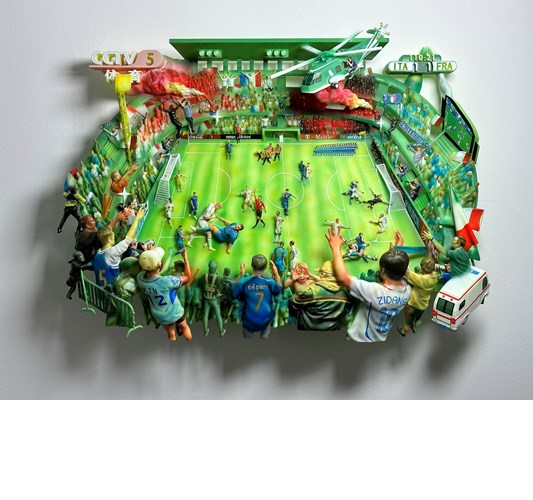 Jiannan Wu - "Stadium" 2022 - Acrylic on resin, metal, and wood, edition of 3 + 1 AP - 58 x 80 x 17 cm, 23 x 31,5 x 6,5 in