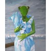 Jingyi Wang - "Wearing the Sky" 2023 - Oil on linen - 152,5 x 122 cm, 60 x 48 in